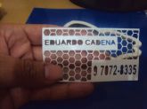 Cartão de visita metalizado com recorte